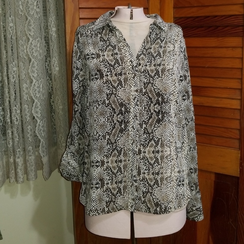 Dana Buchman snake print button blouse